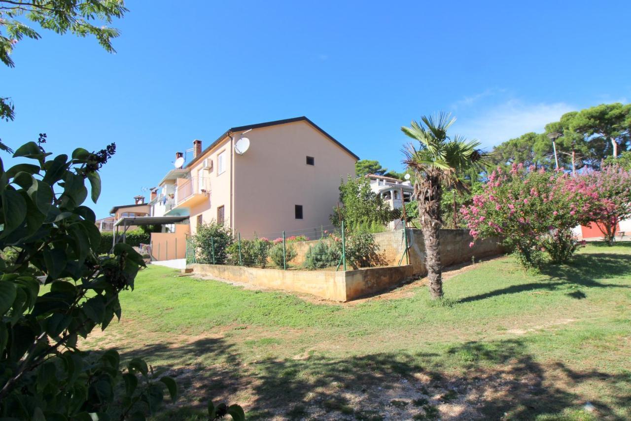 Apartment Liliana Near Beach Porec Exterior photo